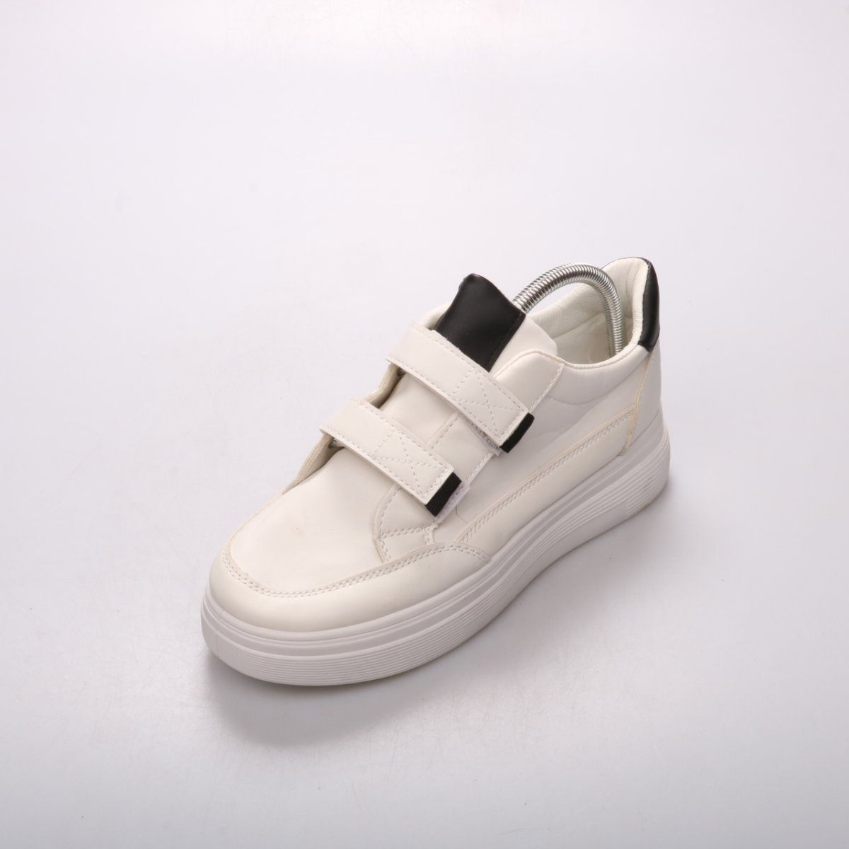 кроссовки Besty