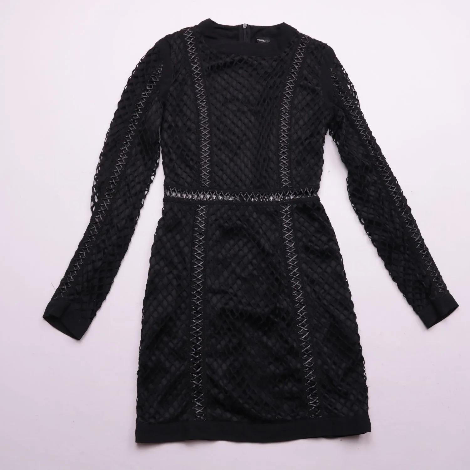 Чёрное платье PrettyLittleThing с фактурным плетением, размер 40 (XS)