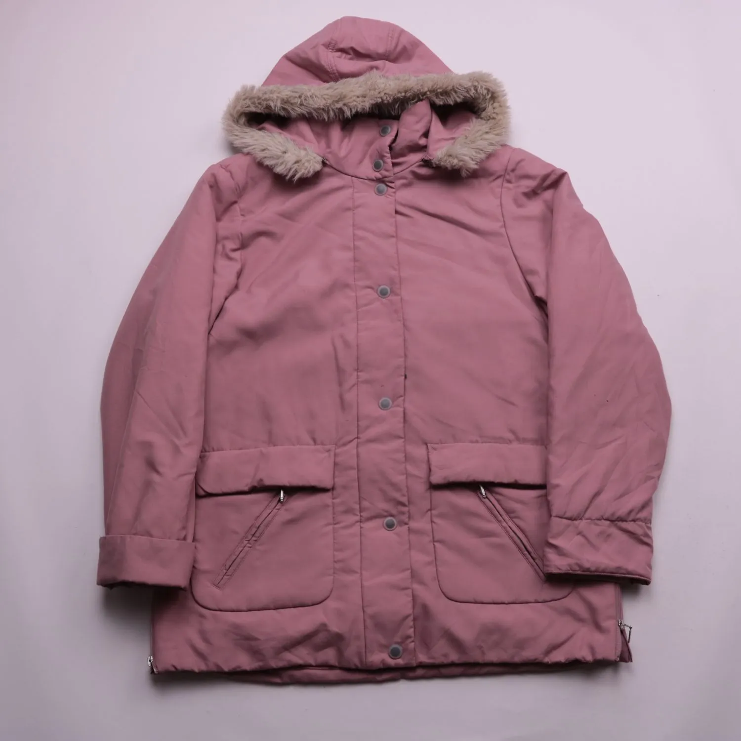 Розовая женская куртка с меховым капюшоном, размер 50 (L/XL)
