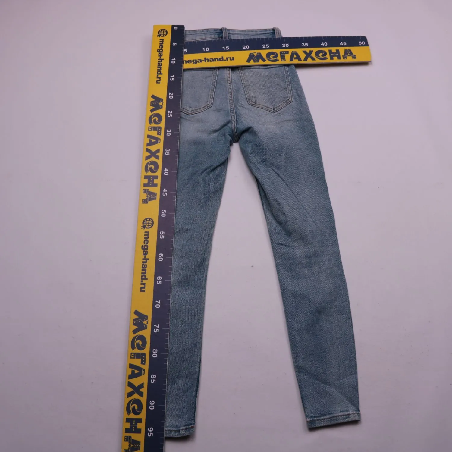 Голубые узкие джинсы ZARA из выцветшего денима, размер 40 (XS)
