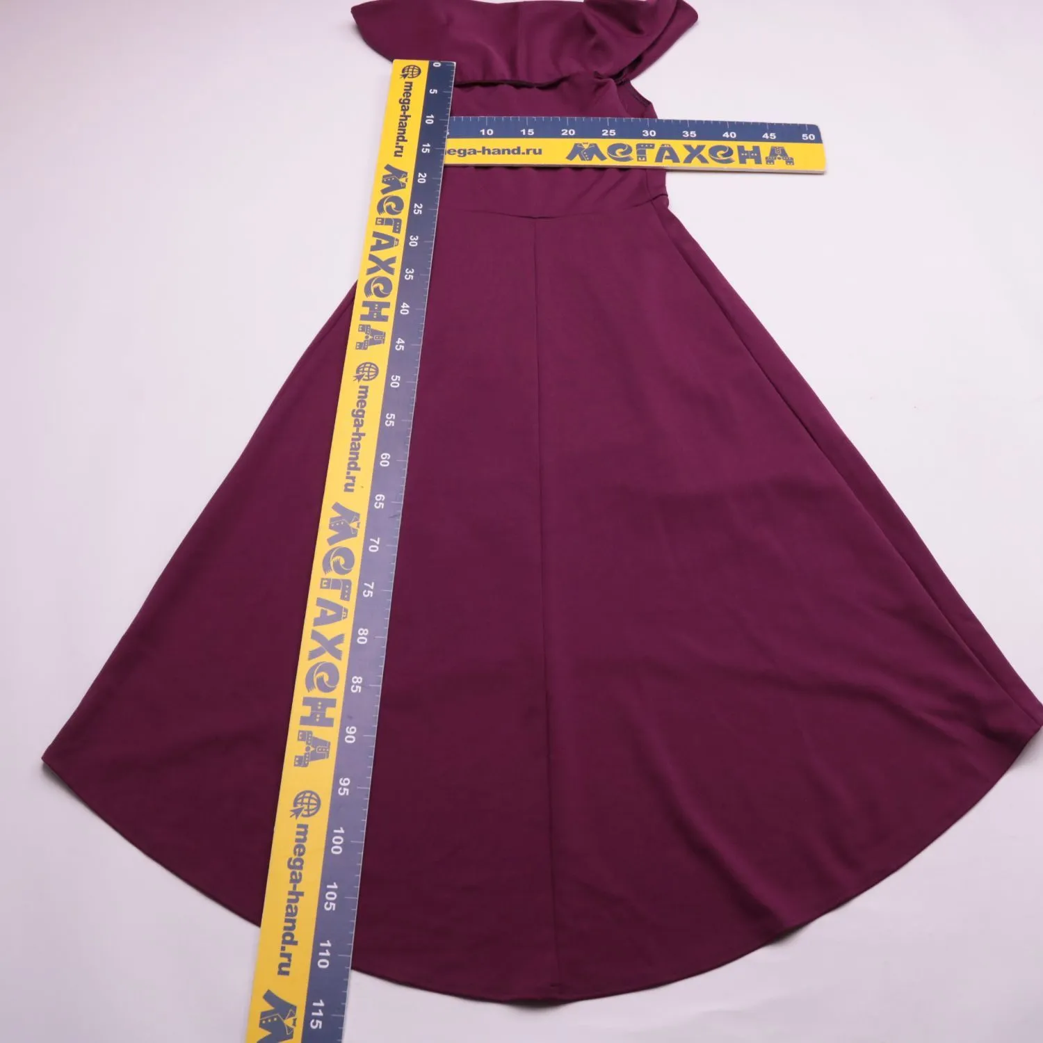 Бордовое платье Boohoo с открытыми плечами, размер 44 (S/M)