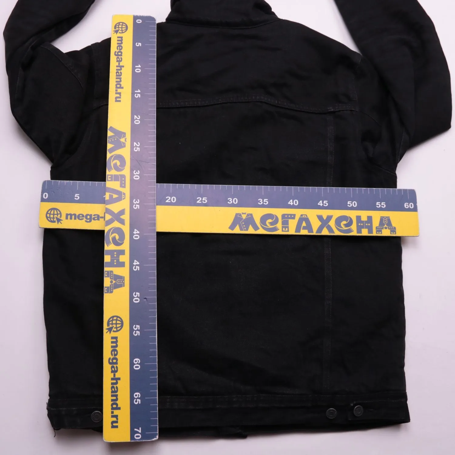 Чёрная джинсовая куртка Pull&Bear с меховым воротником, размер 56 (XXL)